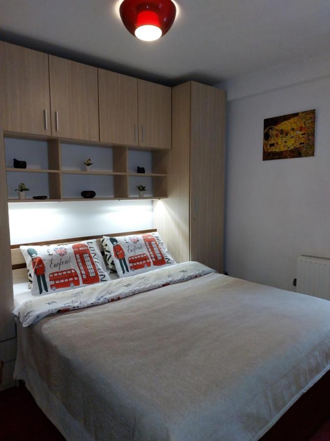 Tudor View Apartment *